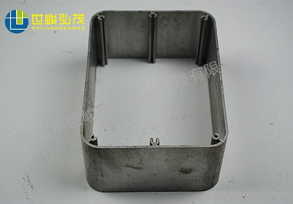 3000T機(jī)大方管鋁合金鋁型材-3 3000T機(jī)大方管鋁合金鋁型材-3