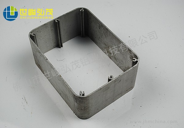 3000T機(jī)大方管鋁合金鋁型材-3 3000T機(jī)大方管鋁合金鋁型材-3